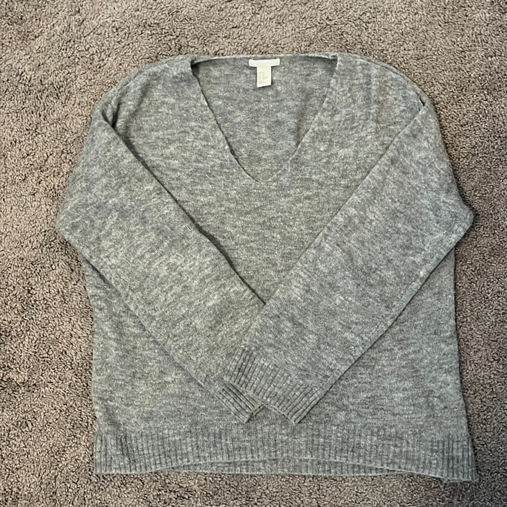 H&M grey sweater
